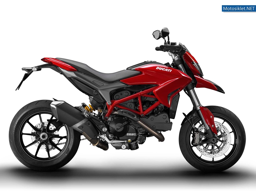 2013-Ducati-Hyperstrad-017