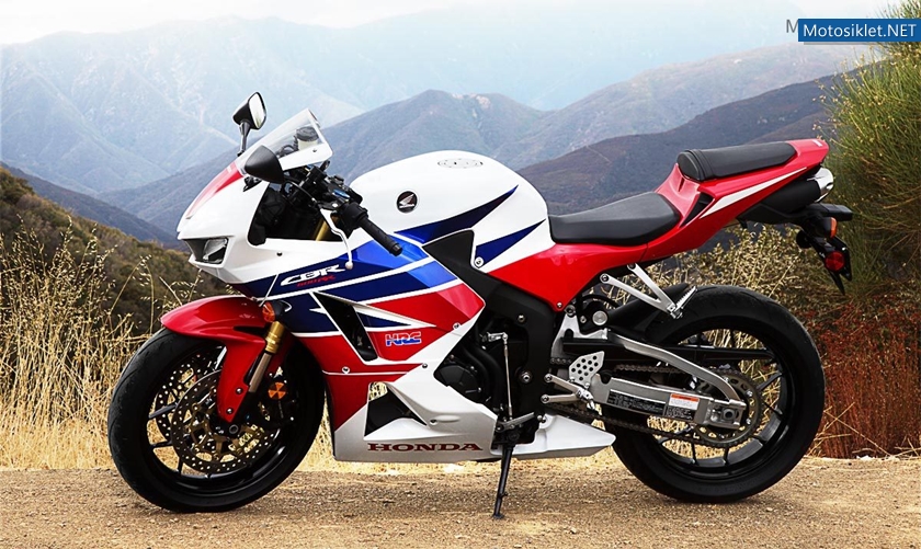 2013-Honda-CBR600RR-014