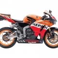 2013-Honda-CBR600RR-003