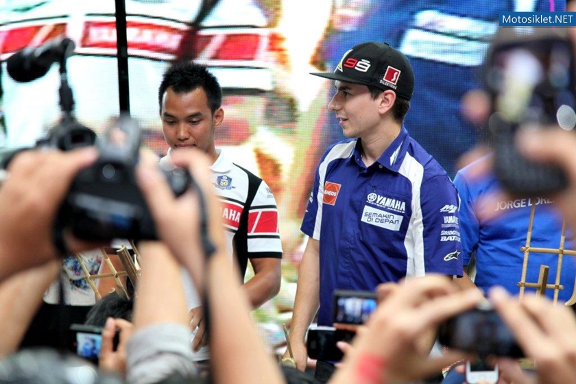 Jakarta-Motorcycle-Show-2012-002