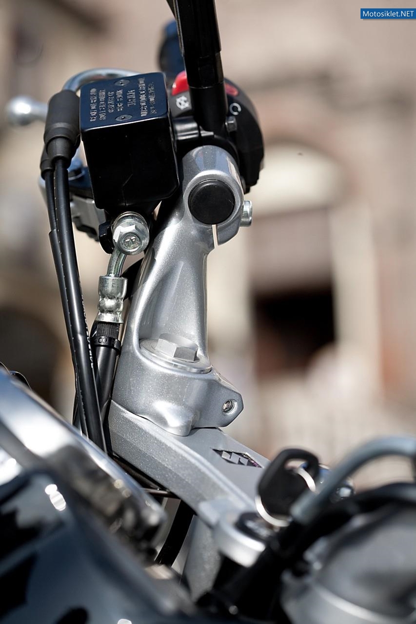 SuzukiInazuma-250-2012-004