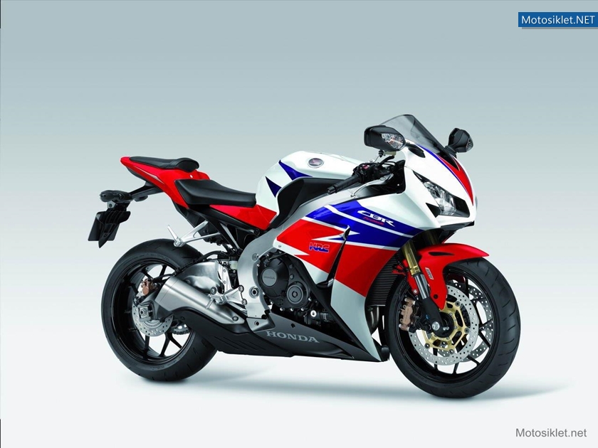 Honda-CBR1000RR-Fireblade-2013-001