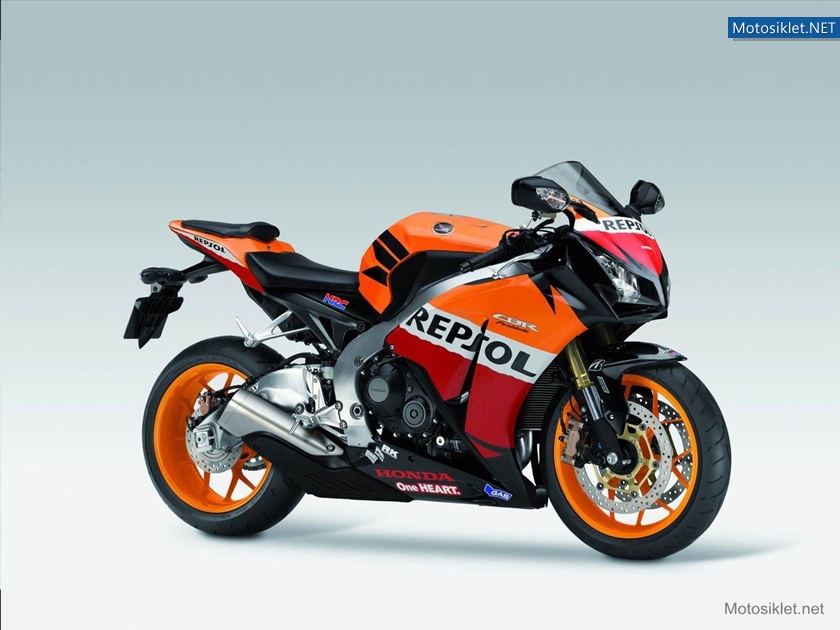 Honda-CBR1000RR-Fireblade-2013-006