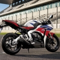 Honda-CBR1000RR-Fireblade-2013-007