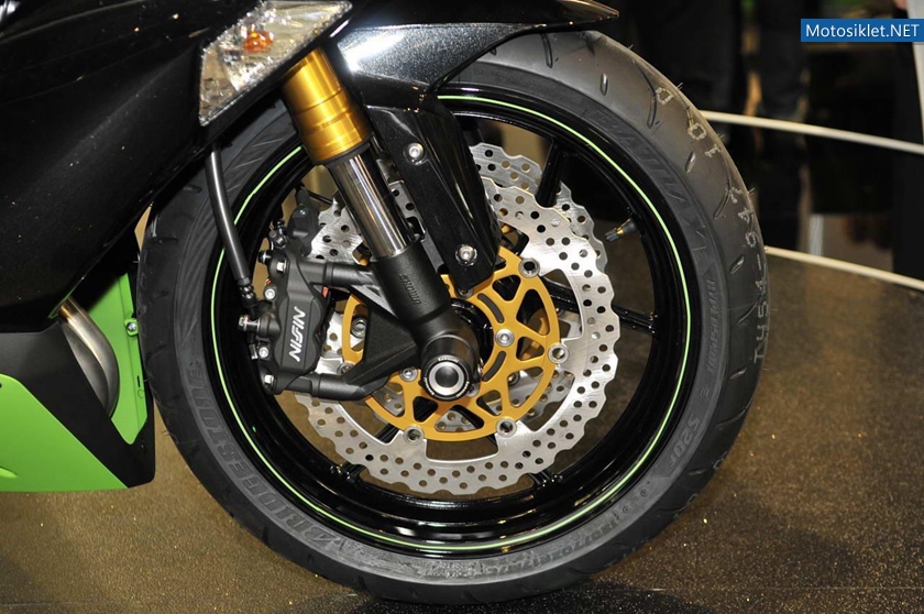 Kawasaki-ZX-6R-636-IntermotMotosikletFuari-2012-001