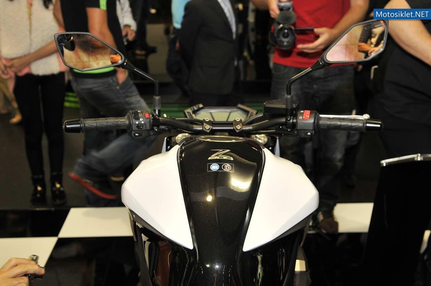 Kawasaki-Z800-IntermotMotosikletFuari-2012-001