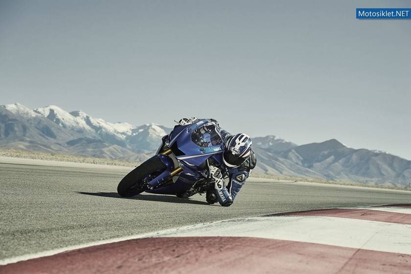 yamaha-r6-2017-foto-dinamiche_2