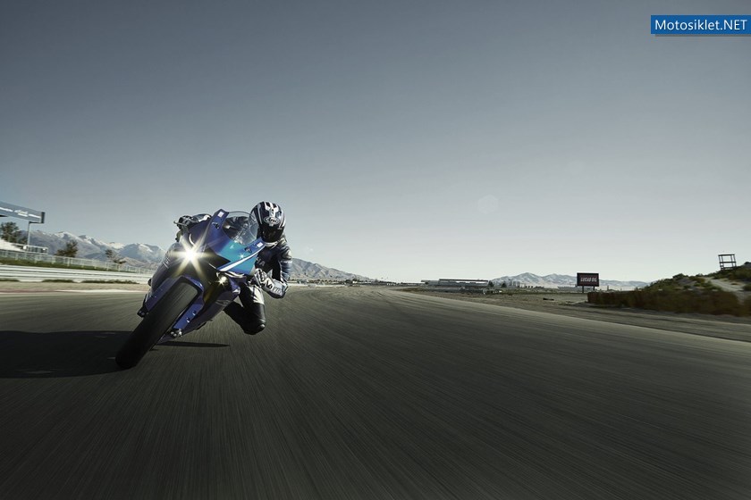 yamaha-r6-2017-foto-dinamiche_3
