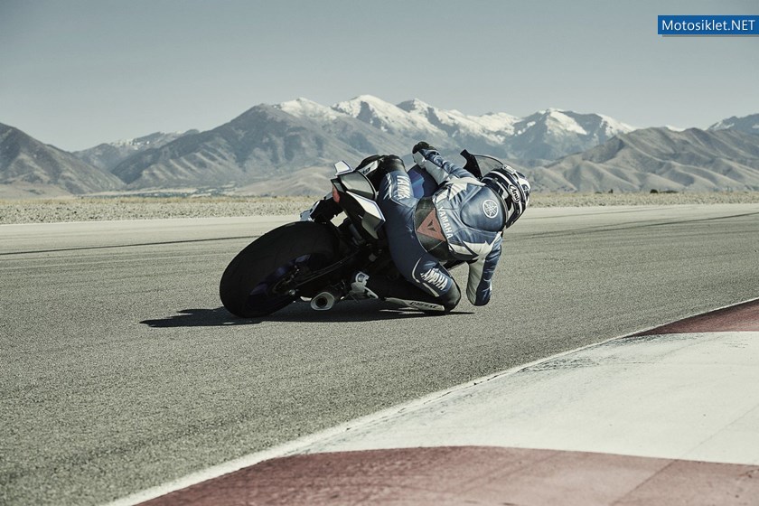 yamaha-r6-2017-foto-dinamiche_4