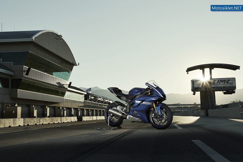 yamaha-r6-2017-foto-dinamiche_8