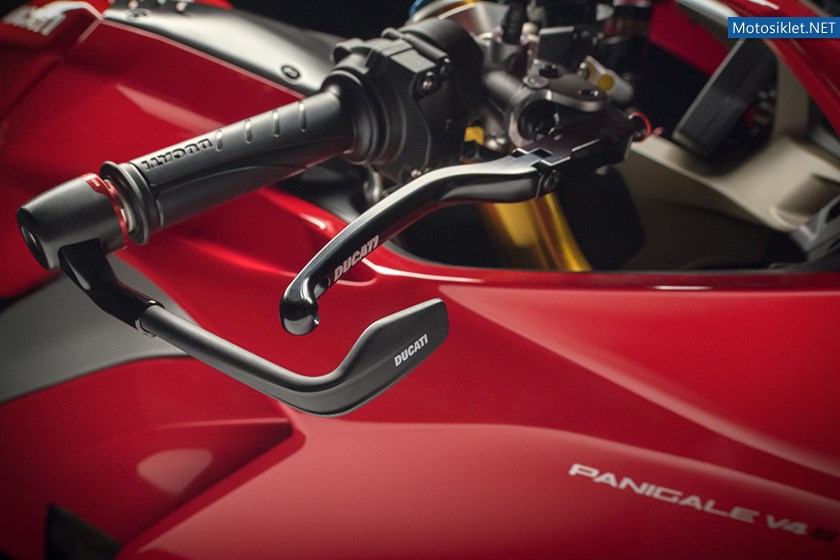 2018-Ducati-Panigale-V4-7