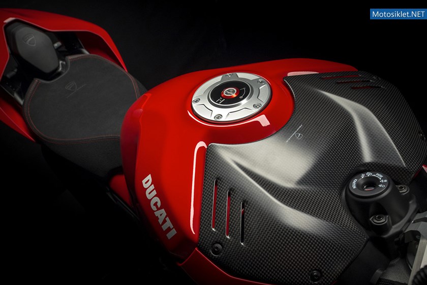 2018-Ducati-Panigale-V4-8