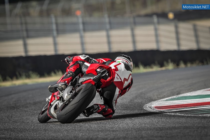 2018-ducati-panigale-v4-first-look-specs-20