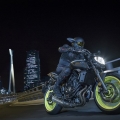 2018-Yamaha-MT-07-EU-Night-Fluo-Action-001