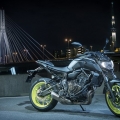 2018-Yamaha-MT-07-EU-Night-Fluo-Static-003