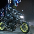 2018-Yamaha-MT-07-EU-Night-Fluo-Static-006