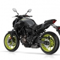 2018-Yamaha-MT-07-EU-Night-Fluo-Studio-005