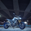 2018-Yamaha-MT09SP-EU-Silver-Blu-Carbon-Static-002