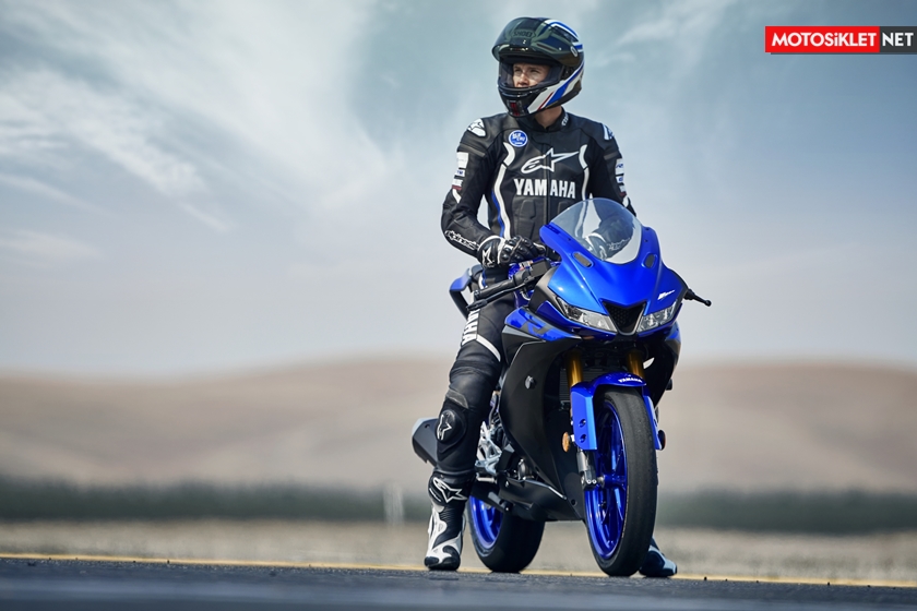 2019-Yamaha-YZF-R125-EU-Yamaha_Blue-Static-005