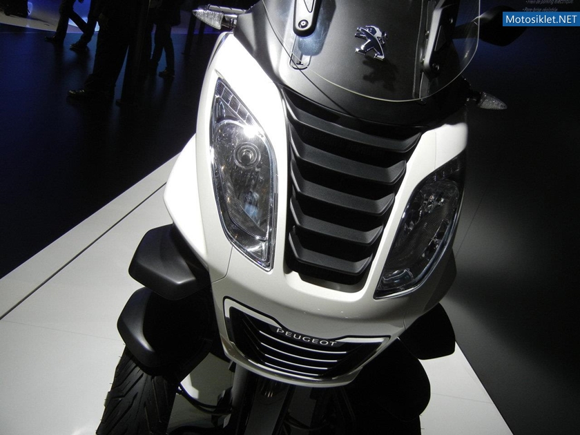 Peugeot-Metropolis-400i-001