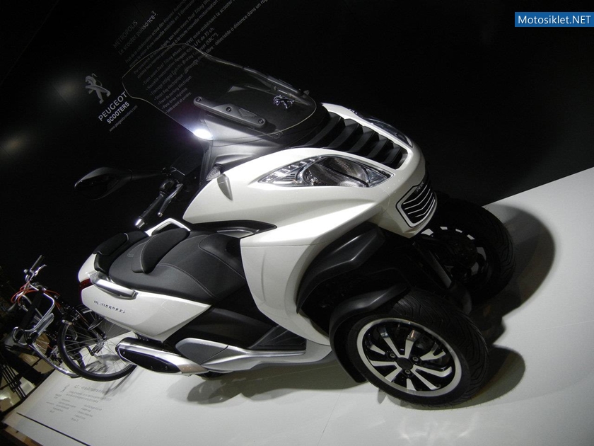 Peugeot-Metropolis-400i-006