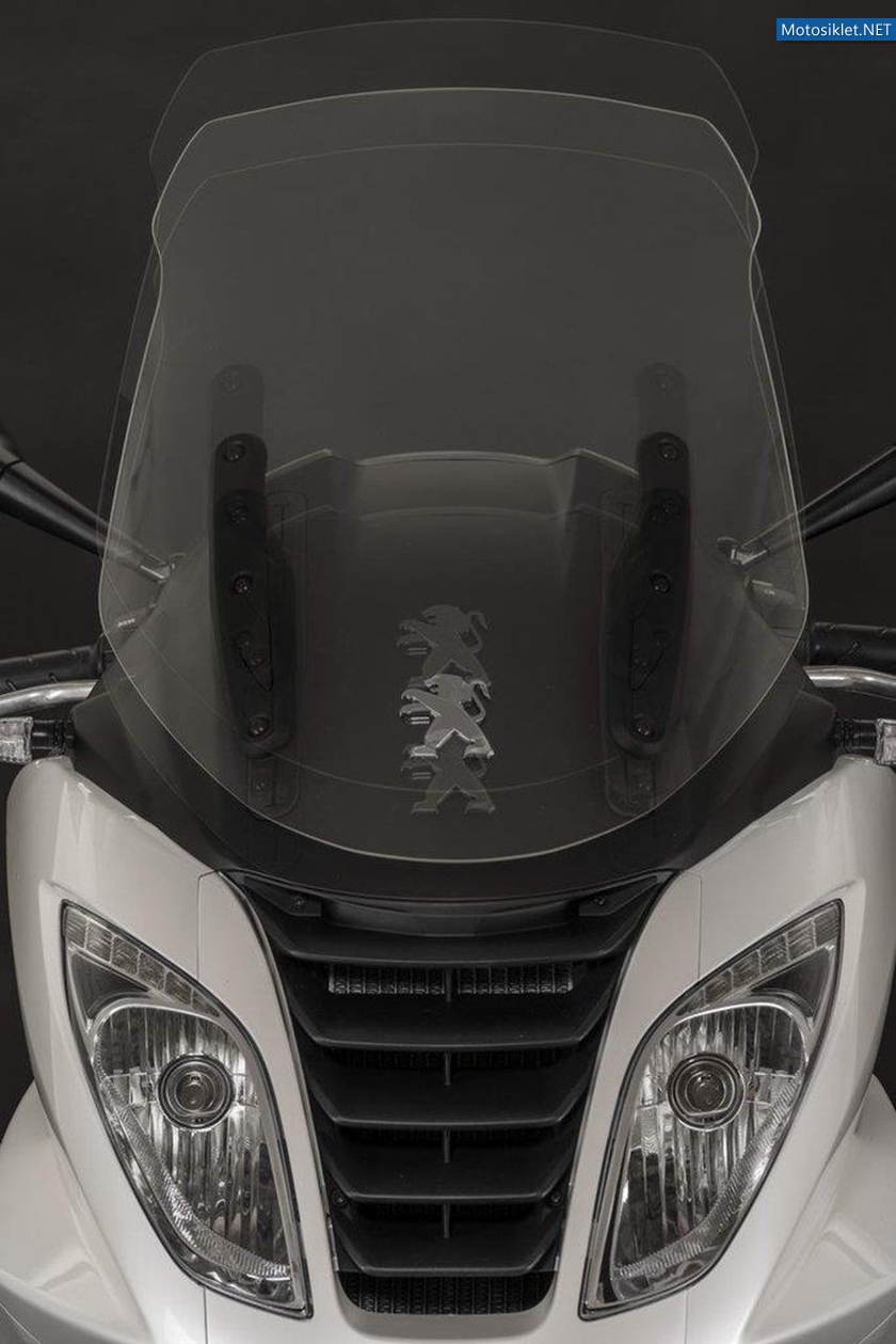Peugeot-Metropolis-400i-015