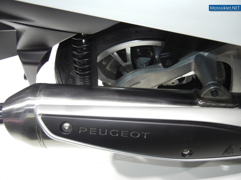 Peugeot-Metropolis-400i-016