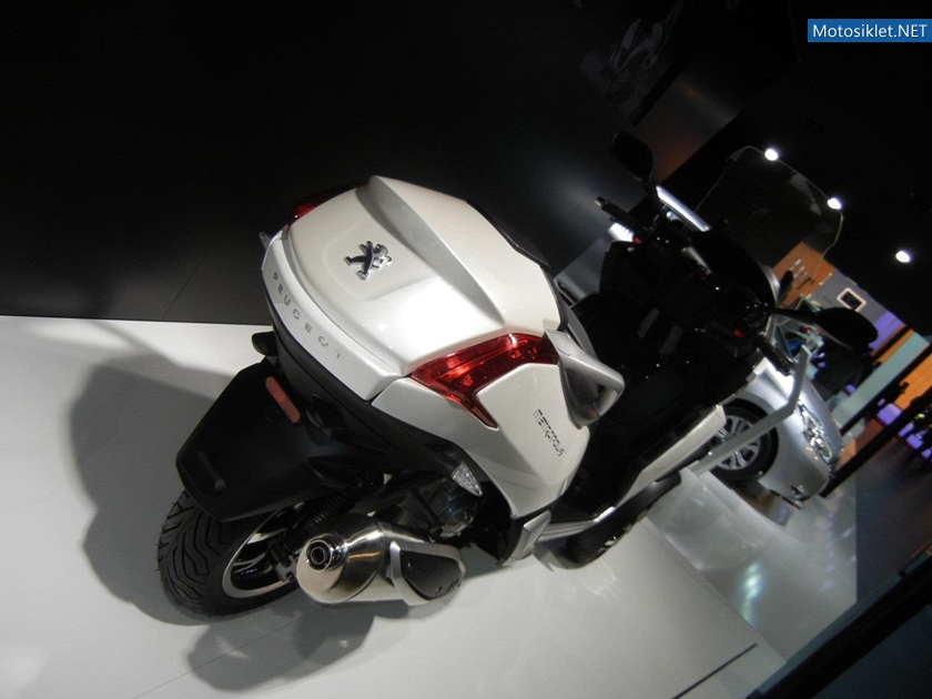 Peugeot-Metropolis-400i-017