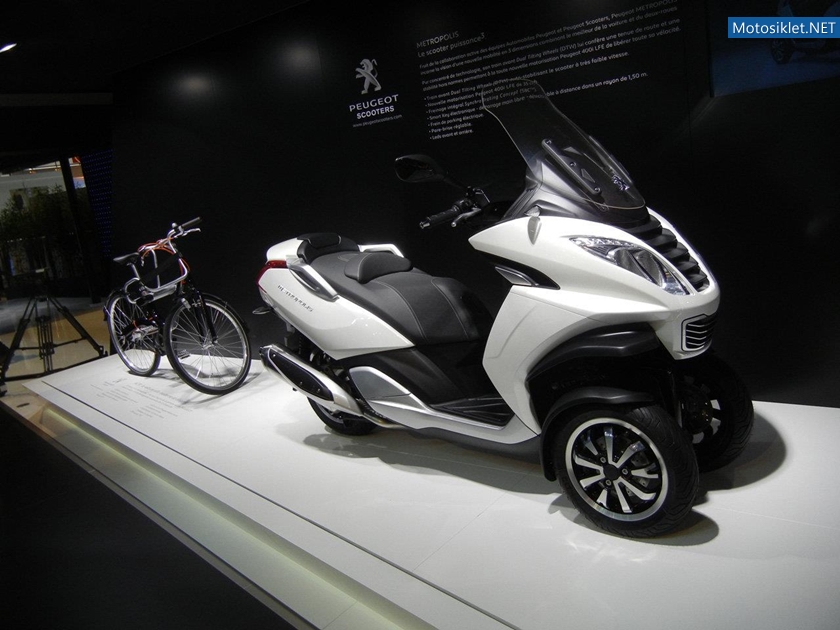 Peugeot-Metropolis-400i-020