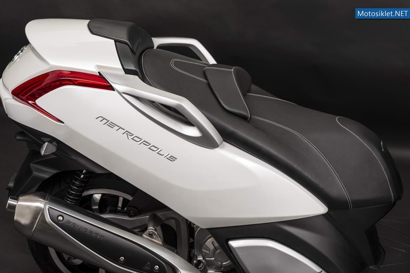 Peugeot-Metropolis-400i-021