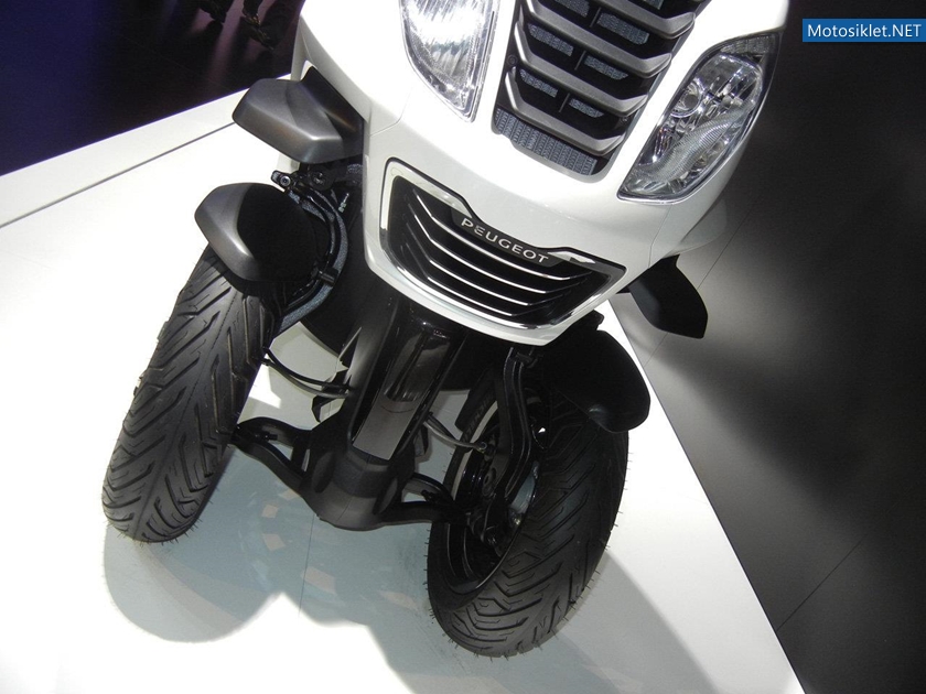 Peugeot-Metropolis-400i-022