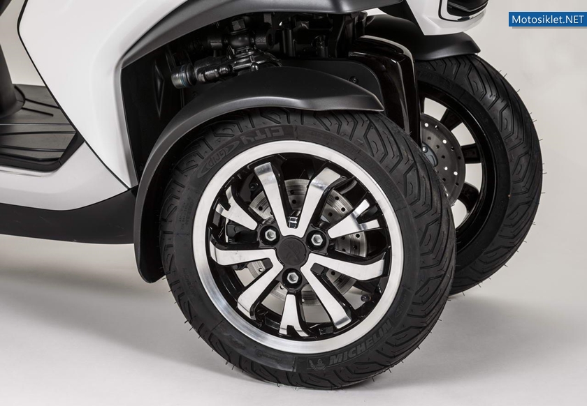 Peugeot-Metropolis-400i-023