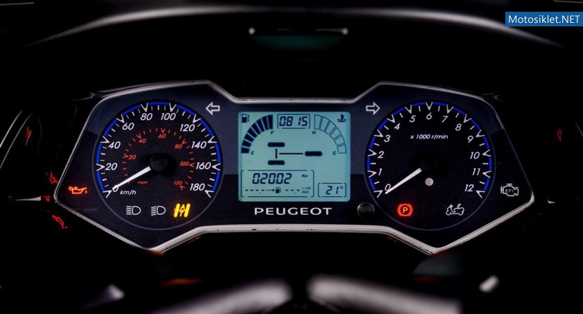 Peugeot-Metropolis-400i-027