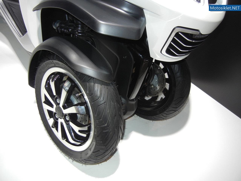Peugeot-Metropolis-400i-028