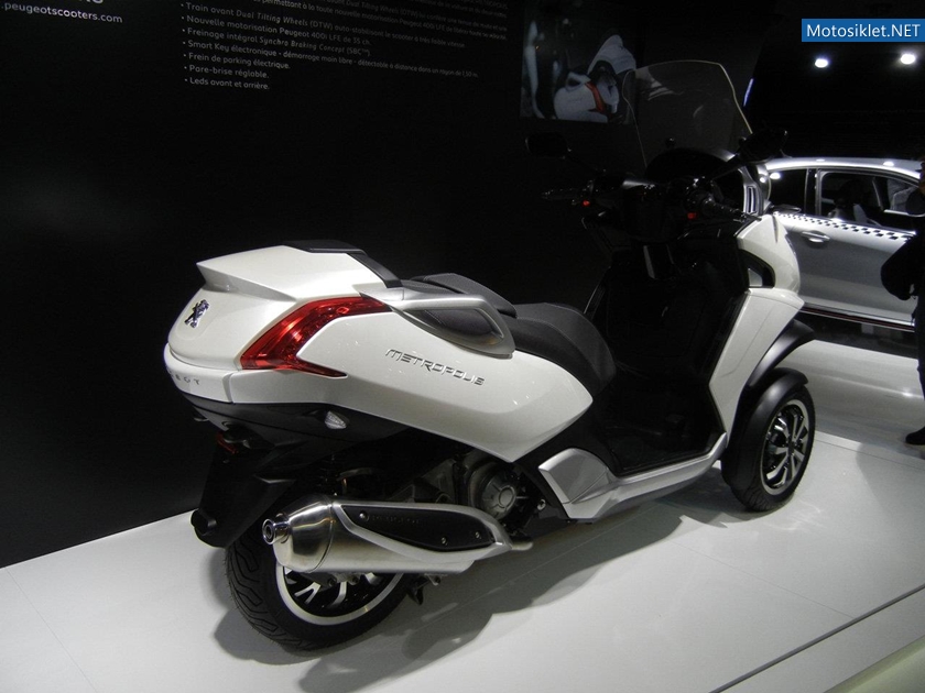Peugeot-Metropolis-400i-030