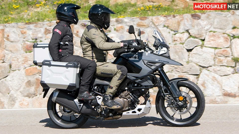2020-Suzuki-V-Strom-1050-06