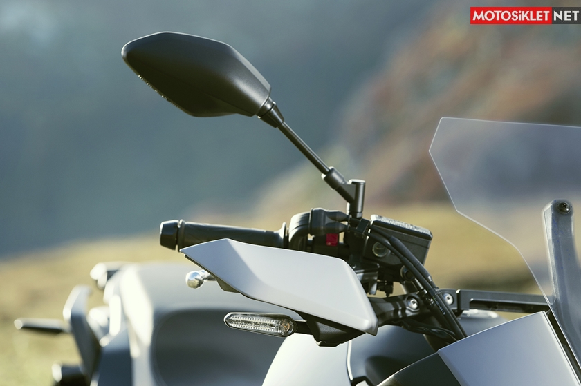 2020-yamaha-tracer-700-12