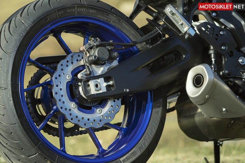 2020-yamaha-tracer-700-15