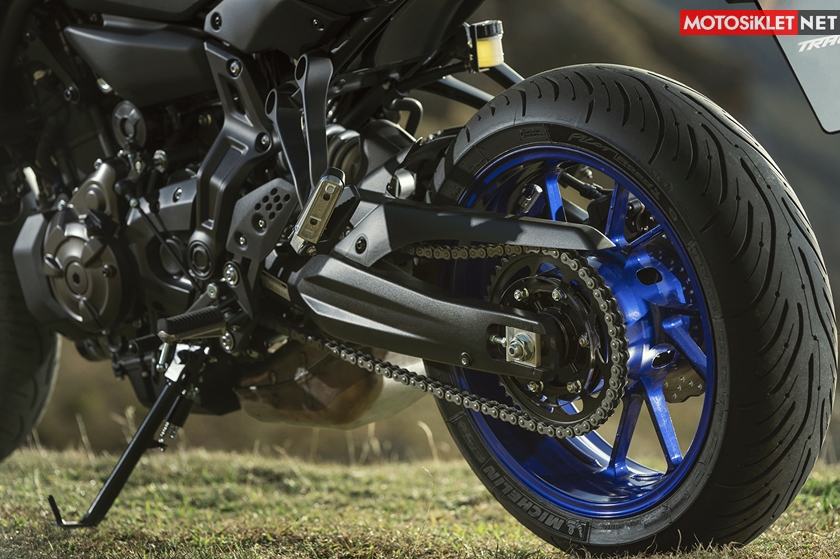 2020-yamaha-tracer-700-16