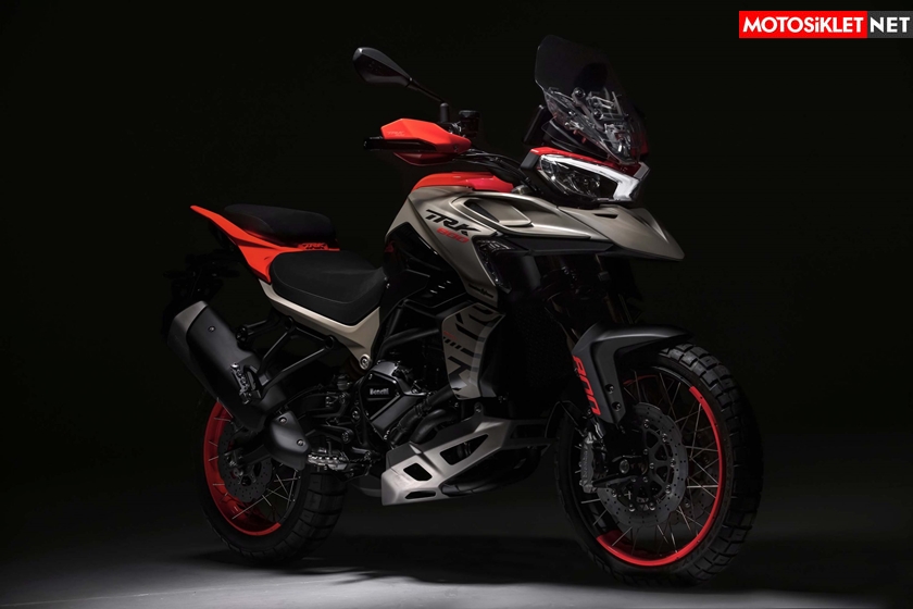 2022-Benelli-TRK-800-08-scaled