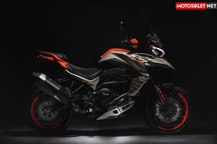 2022-Benelli-TRK-800-09-scaled