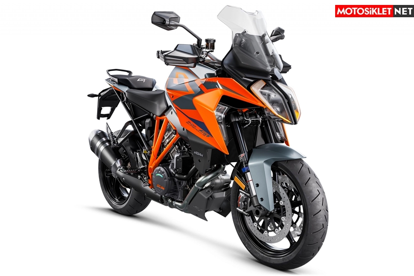 2022-KTM-1290-Super-Duke-GT-05-scaled