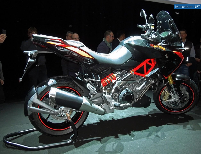 ApriliaCaponord1200-2013Model-001