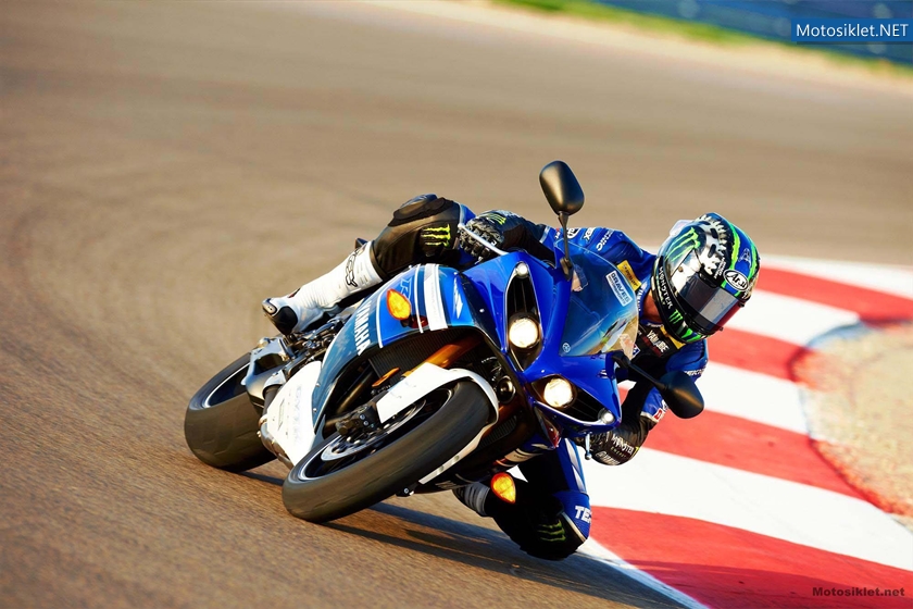 2013-Model-Yamaha-YFZR1-003