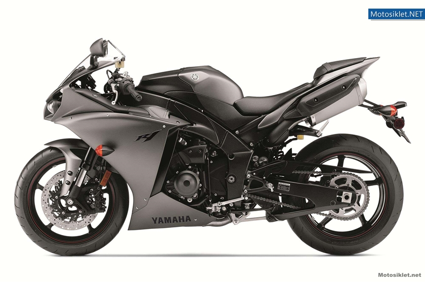 2013-Model-Yamaha-YFZR1-040