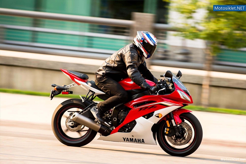 2013-Model-YAMAHA-YZF-R6-002