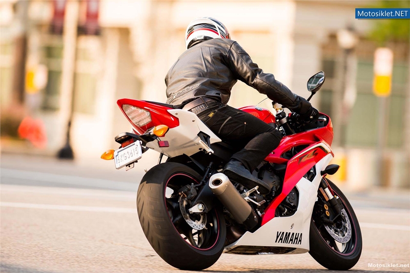 2013-Model-YAMAHA-YZF-R6-008