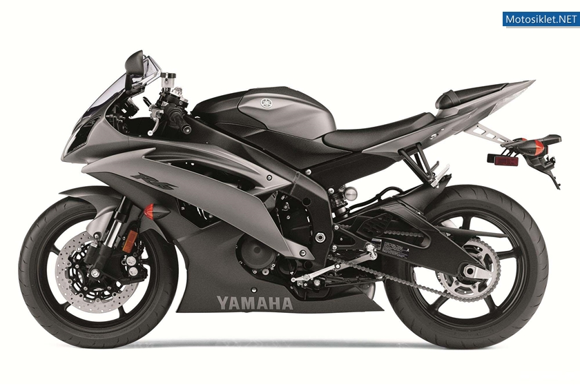 2013-Model-YAMAHA-YZF-R6-012