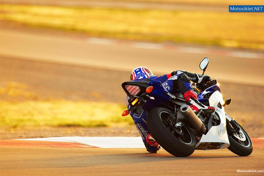2013-Model-YAMAHA-YZF-R6-018