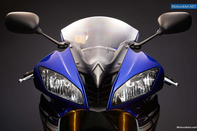 2013-Model-YAMAHA-YZF-R6-025
